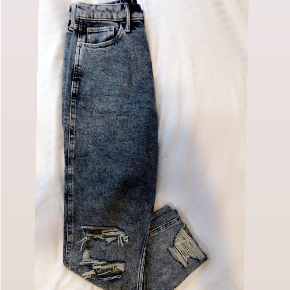 Hollister Ultra High Rise Mom Jeans